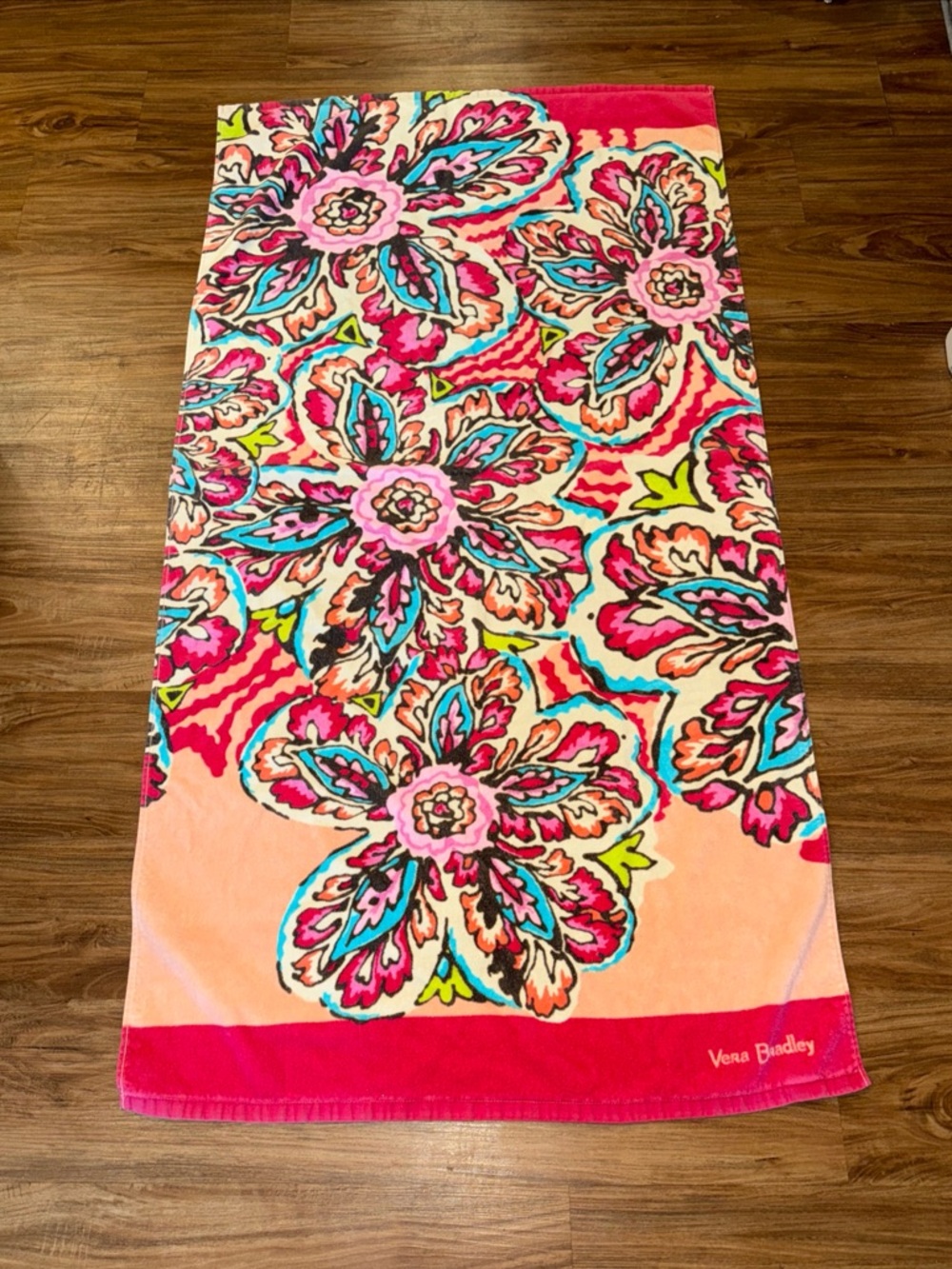 Vera Bradley beach towel 62”x32” Floral Multi Colored EUC ~100% Cotton~